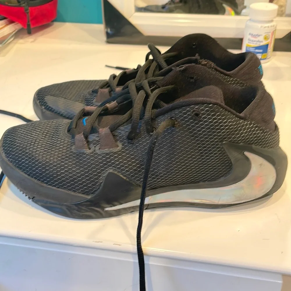 Nike Zoom Freak 1 Mens Size 7.5 Black/Multi-Color Blue Giannis Antetokounmpo